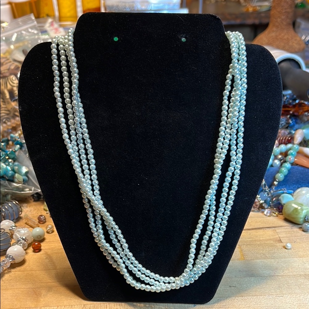 Elegant Mint Green Pearl Necklace